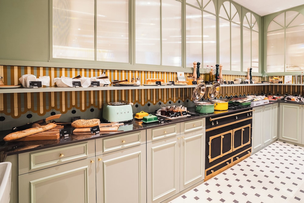 Breakfast buffet