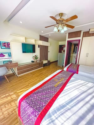 thumbnail: Room