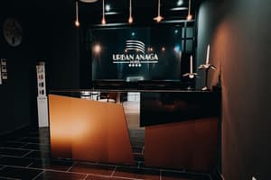 thumbnail: Bar (on property)