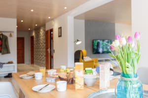 thumbnail: In-room dining