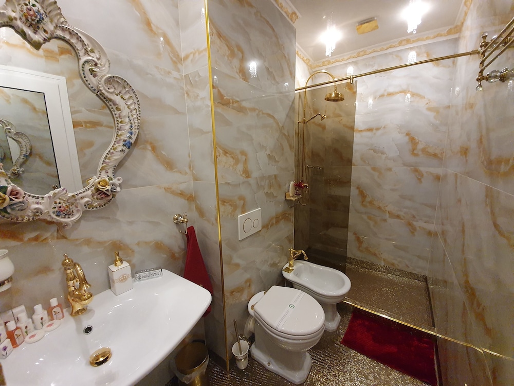 Bathroom shower