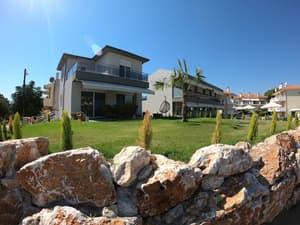 thumbnail: Exterior