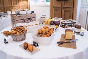 thumbnail: Breakfast buffet
