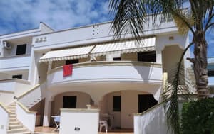 thumbnail: Exterior detail
