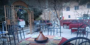 thumbnail: Outdoor dining