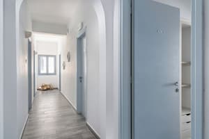 thumbnail: Interior