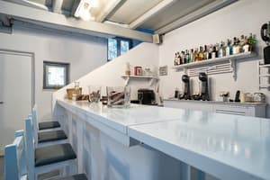 thumbnail: Bar (on property)