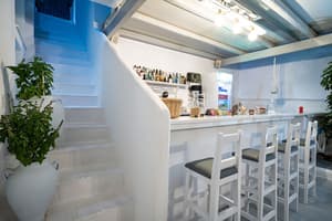 thumbnail: Bar (on property)