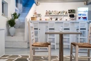 thumbnail: Bar (on property)