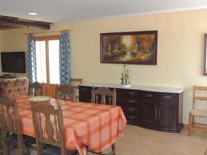 thumbnail: In-room dining