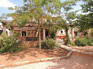 thumbnail: Front of property