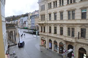 thumbnail: Front of property