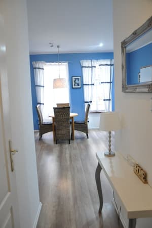 thumbnail: In-room dining
