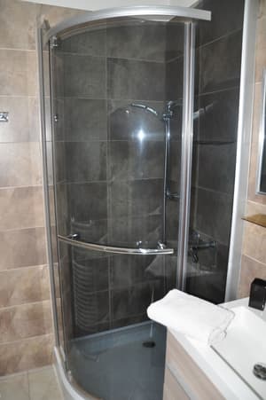 thumbnail: Bathroom shower