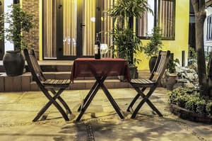 thumbnail: Outdoor dining
