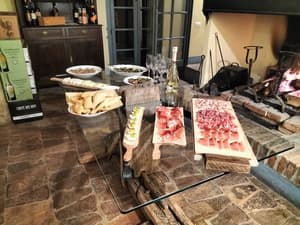 thumbnail: Restaurant