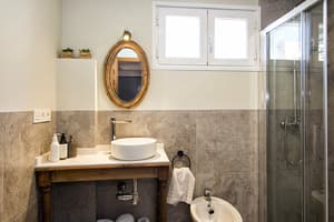 thumbnail: Bathroom sink