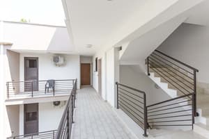 thumbnail: Exterior