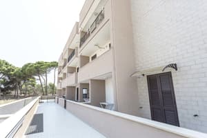 thumbnail: Exterior