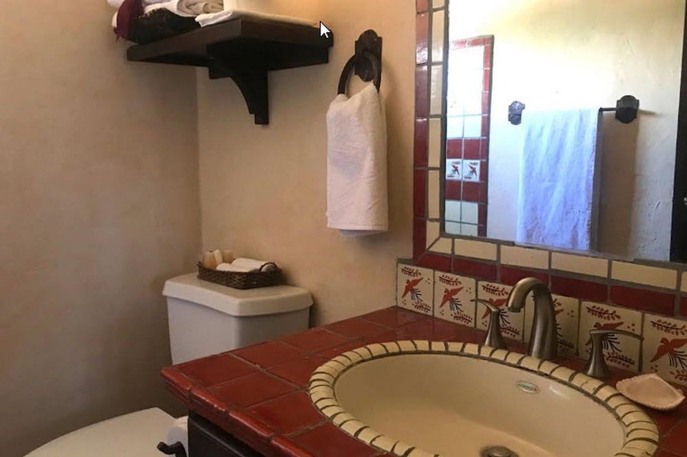 Bathroom sink