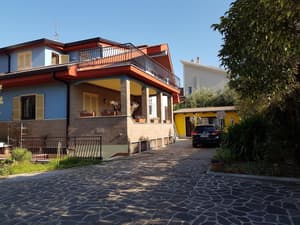 thumbnail: Exterior