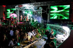 thumbnail: Bar (on property)
