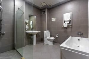 thumbnail: Bathroom amenities