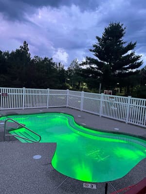 thumbnail: Outdoor spa tub