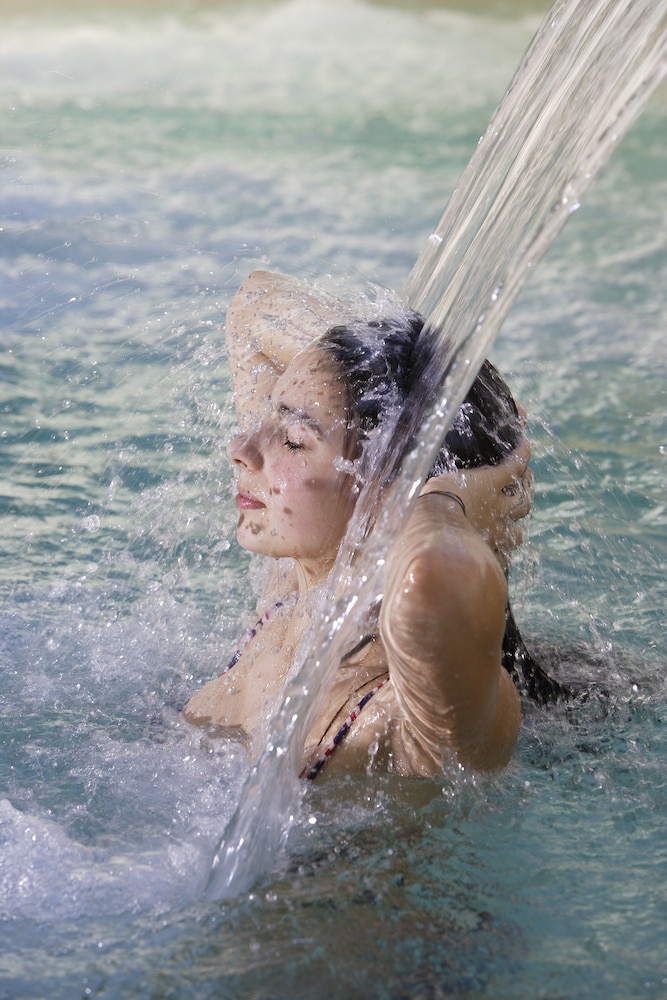 Swimming pool-spa