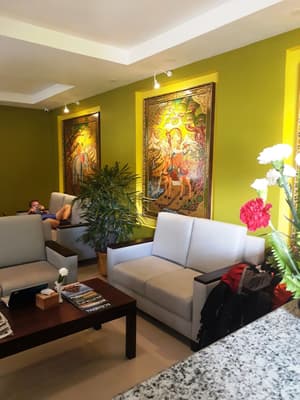 thumbnail: Lobby sitting area