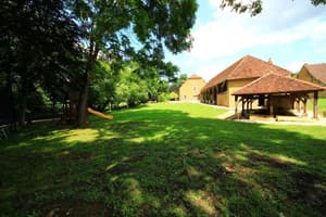 thumbnail: Property grounds