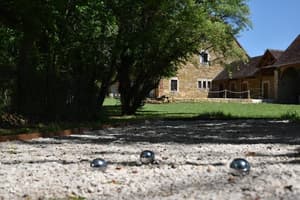 thumbnail: Property grounds