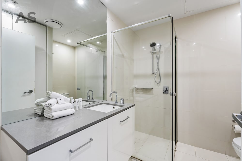 Bathroom shower