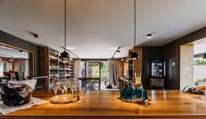 thumbnail: Bar (on property)