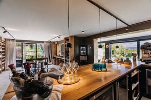 thumbnail: Dining