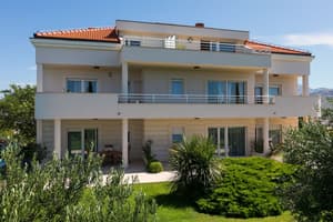 thumbnail: Exterior