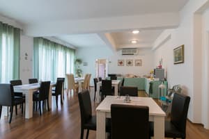 thumbnail: Breakfast area