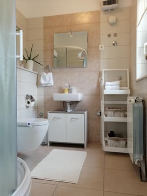 thumbnail: Bathroom