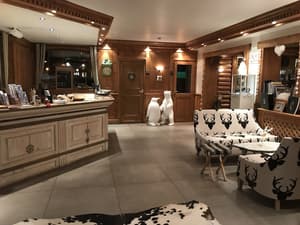 thumbnail: Interior entrance