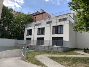 thumbnail: Exterior
