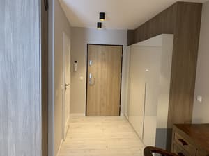 thumbnail: Interior entrance