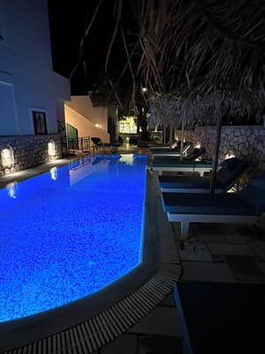 thumbnail: Exterior