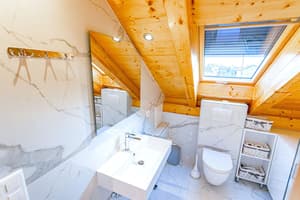 thumbnail: Bathroom amenities