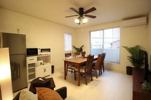 thumbnail: In-room dining