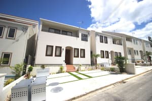 thumbnail: Exterior
