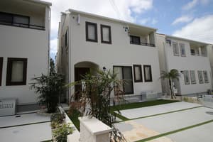thumbnail: Front of property