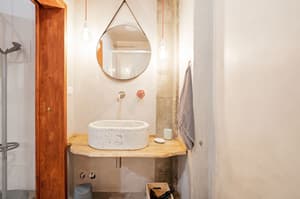 thumbnail: Bathroom sink