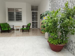 thumbnail: Lobby sitting area