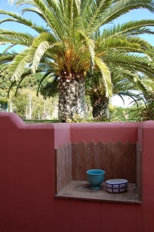 thumbnail: Exterior detail