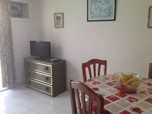 thumbnail: In-room dining
